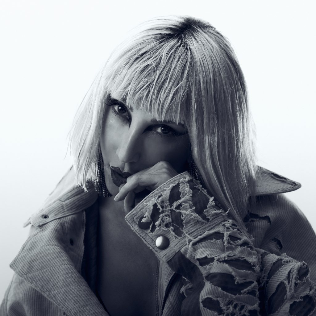 Hande Yener'den vedalara yeni parola: "Damla"