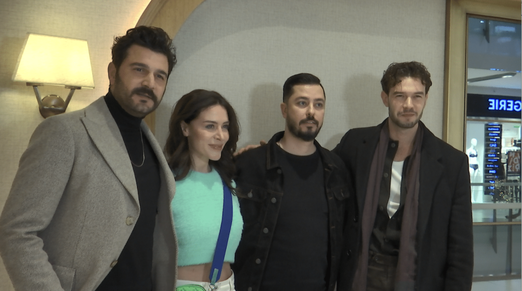 "Hatıran Yeter" filminin ekibi yemekte buluştu