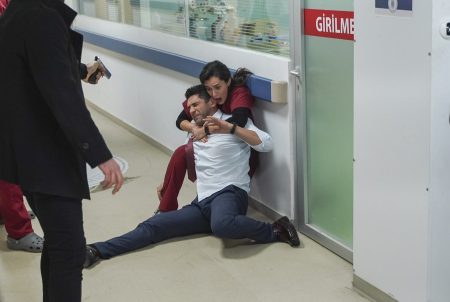 Hayat Bugün'ün 6.Bölümünden yeni tanıtım yayınlandı! Aras vuruluyor!