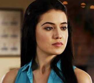 Hayranının sorusu Fahriye Evcen'i zora soktu