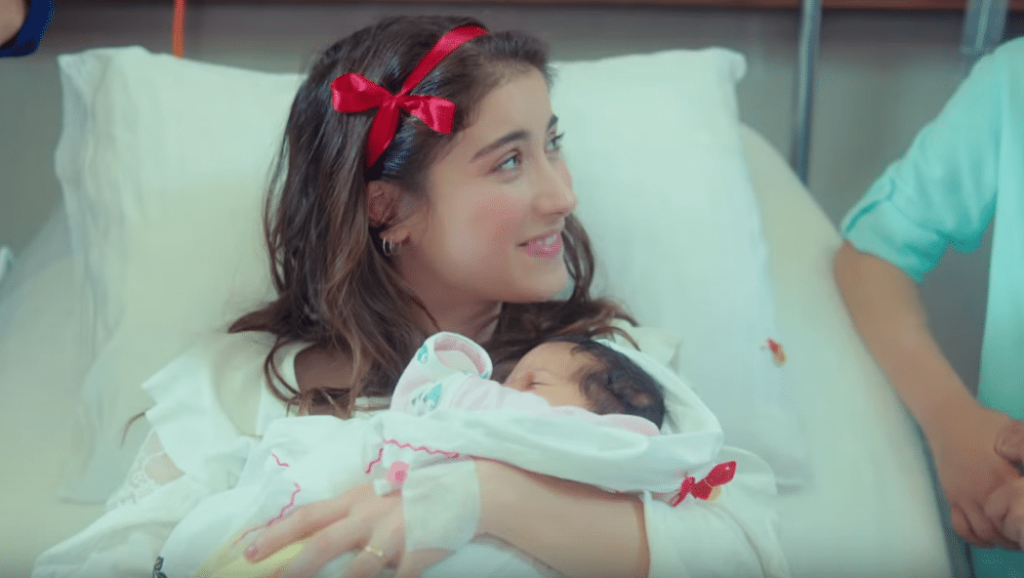 Hazal Kaya hamile olduğunu açıkladı! Ali Atay baba oluyor!