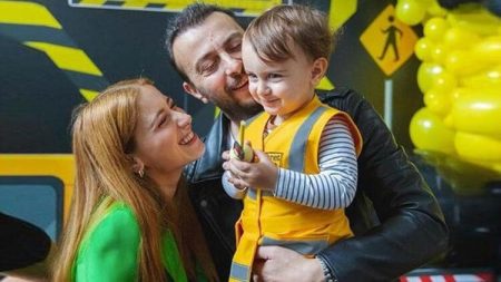 Hazal Kaya kızının adını açıkladı!