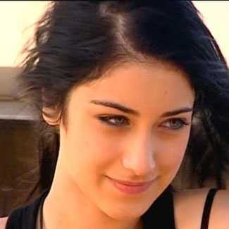 Hazal Kaya kovulacak mı?