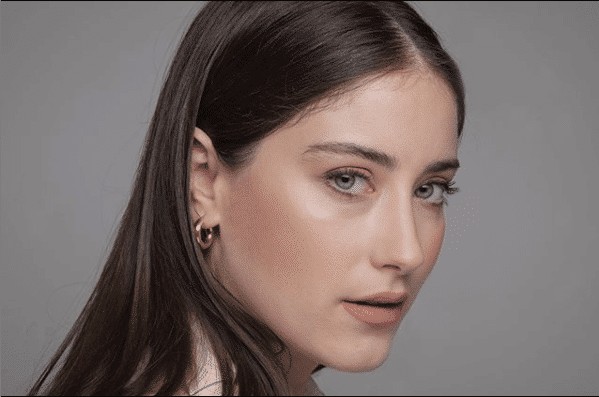 Hazal Kaya röportajında feminist olduğunu açıkladı! Hazal Kaya röportajında feminist olduğunu açıkladı!
