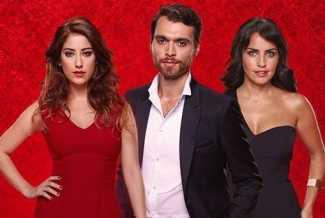 Hazal Kaya ve Aslı Tandoğan rekabeti!