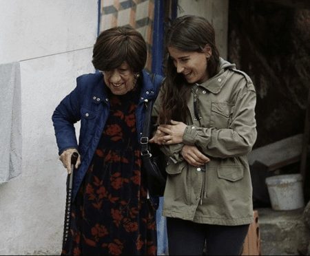 Hazal Kaya'dan Bizim Hikaye dizisindeki rol arkadaşı Ayşen Gruda için duygusal veda..