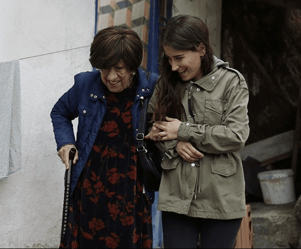 Hazal Kaya'dan Bizim Hikaye dizisindeki rol arkadaşı Ayşen Gruda için duygusal veda..