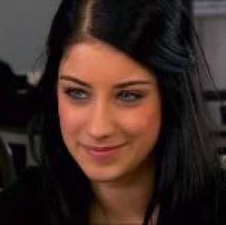 Hazal Kaya'yı utandıran anlar!