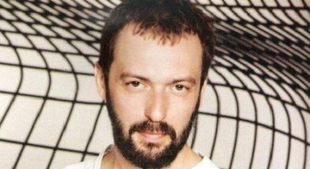 Hekimoğlu Doktor Orhan (Okan Yalabık) kimdir? yaşı