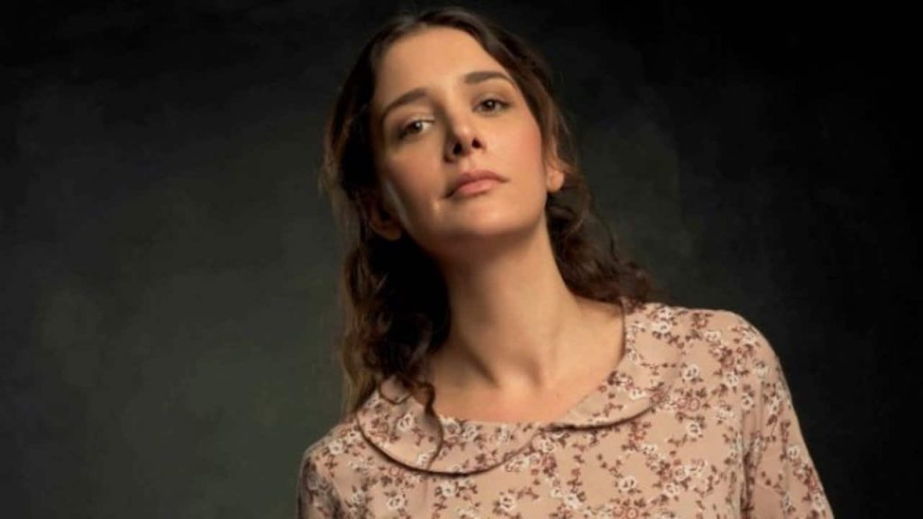 Hizmetçiler Atiye (Algı Eke) kimdir?