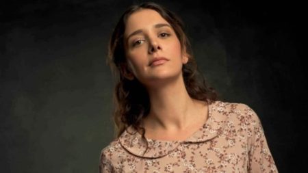 Hizmetçiler Atiye (Algı Eke) kimdir?