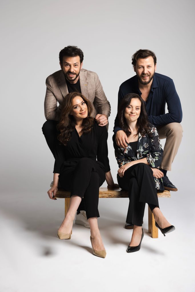 House of Performance'ın 'ilk oyunu 'Dostlarla Akşam Yemeği'' 17 Mayıs'ta prömiyerini yapıyor!