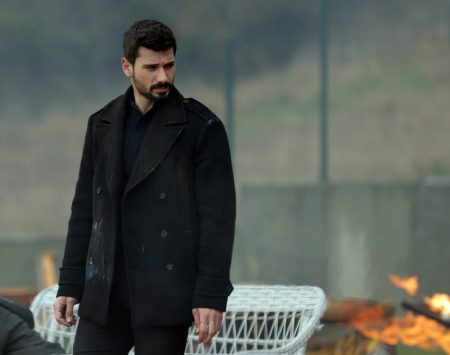 Hudutsuz Sevda 24. Bölümde Zeynep'in korkulu rüyaları gerçek olmadı! Halil İbrahim için intikam vakti geldi!