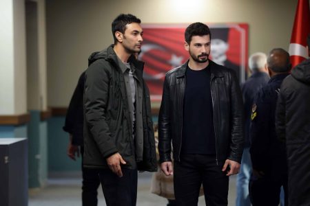 Hudutsuz Sevda 28. Bölümde Zeynep