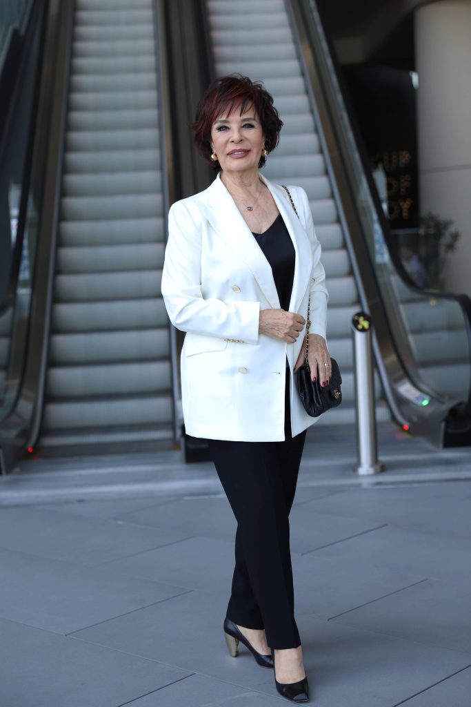 Hülya Koçyiğit'in tarzı çok beğenildi