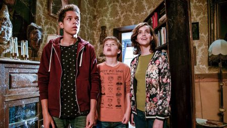Hunter Street 2. sezon onayını aldı