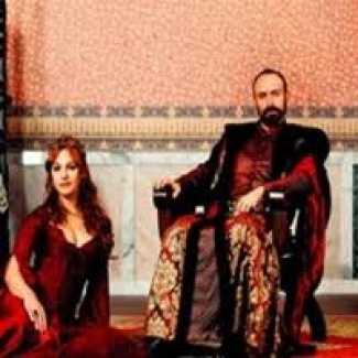 Hürrem Sultan muradına eriyor