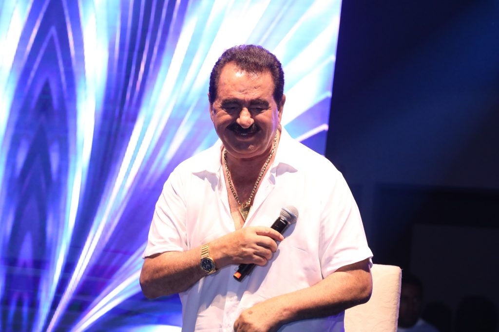 İbrahim Tatlıses İzmir'i salladı!