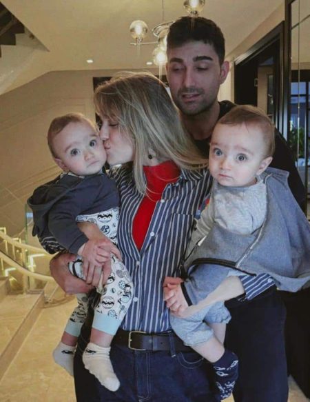 İdo Tatlıses- Yasemin Şefkatli çiftinden 'Mutlu Aile' pozu!