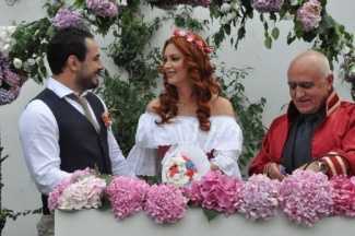 İkinci kez evlendi!