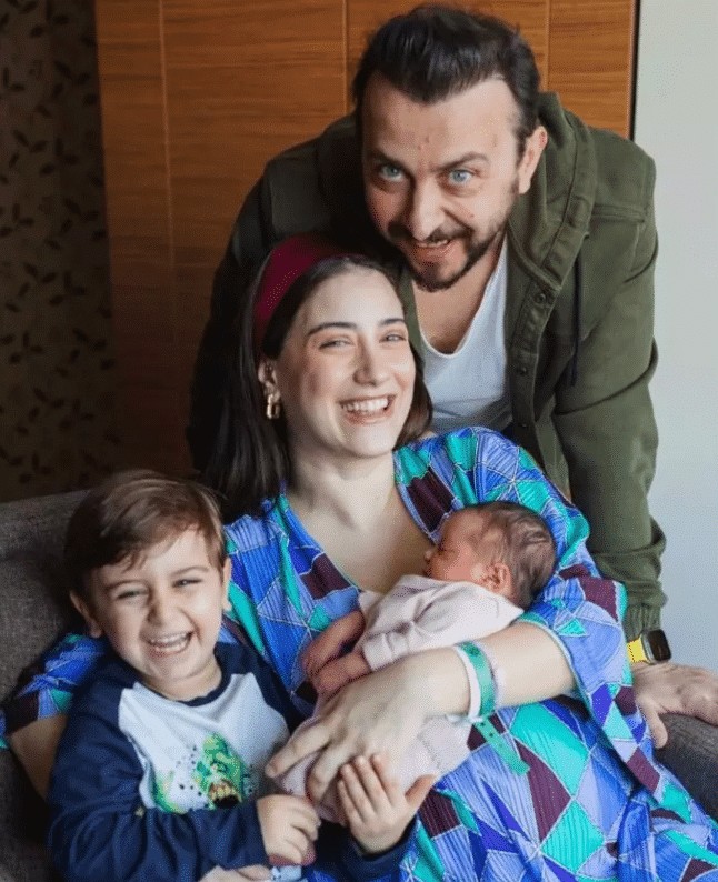 İlk kez yüzü göründü İlk kez yüzü göründü