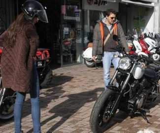 İlker Aksum'dan eski sevgiliye gönderme!