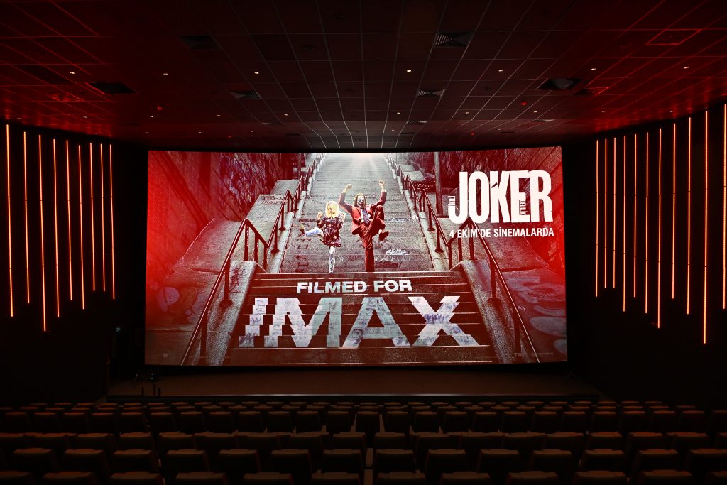IMAX’in 4K lazer projeksiyonlu salonlarının açılışı “Joker: İkili Delilik” filminin galası ile gerçekleşti!