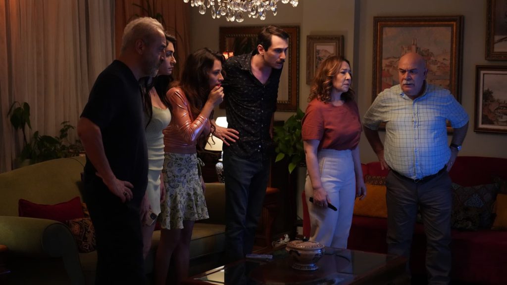 İnci Taneleri 18. Bölümüyle yeni sezona zirvede başladı! Azem ve Cihan'a hain bir saldırı yapıldı!