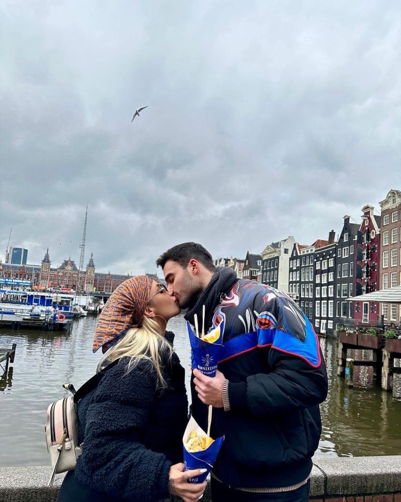 İrem Derici Amsterdam'da aşka geldi!