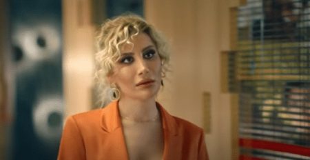İrem Derici Menajerimi Ara dizisine konuk oluyor!