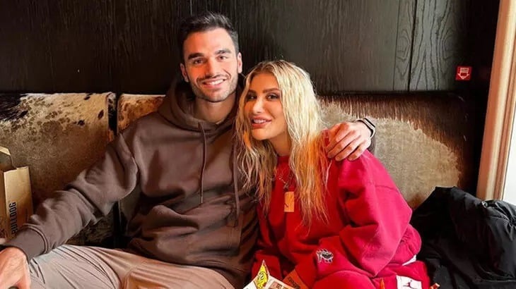 İrem Derici sevgilisinin kulak takıntısını açıkladı!