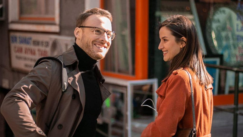 İrem Helvacıoğlu ve Kerem Bürsin'li "Eflâtun" ödüllendirildi!
