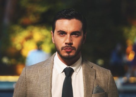 İsmail Ege Şaşmaz Sen Çal Kapımı dizisinden ayrıldı!
