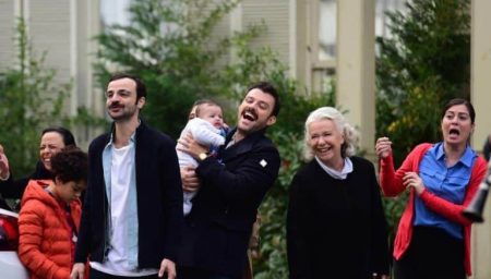 İstanbullu Gelin dizisinden Yeşilçam'ın unutulmayan Neşeli Günler'ine gönderme!