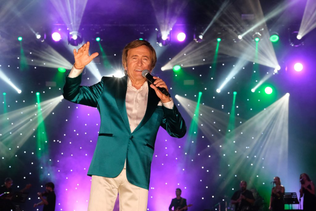 İstanbullular Erol Evgin ile dans etti