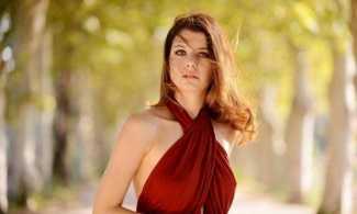 İşte Beren Saat'in giyeceği gelinlik!