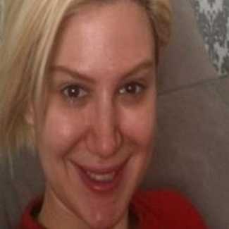 İşte makyajsız Simge