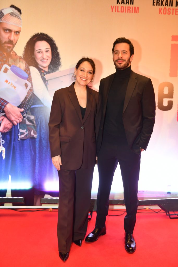 İyi Bir Aile Değiliz filminin galası ünlü isimleri bir araya getirdi!