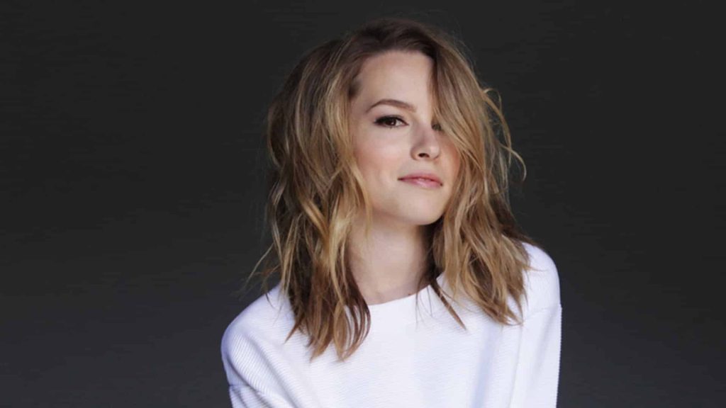 İyi Şanslar Charlie'nin yıldızı Bridgit Mendler yeni dizi Thin Ice ile dönüyor!