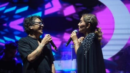İzmir'de 'Şölen' : Demet Akalın ve Ersay Üner aynı sahnede!