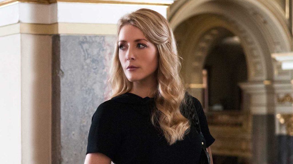 Jennifer Finnigan Salvation'da kilit bir rolde!
