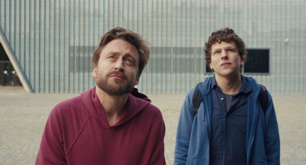 Jesse Eisenberg ile Kieran Culkin’in başrollerini paylaştığı ‘Gerçek Acı’dan ilk fragman yayınlandı!