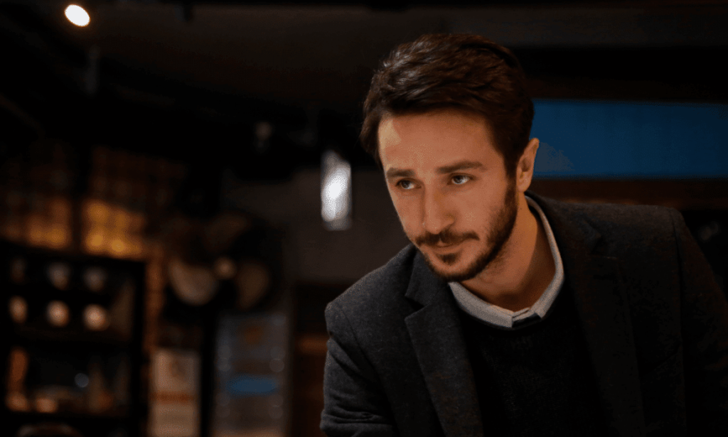 Kadın Emre kimdir?
