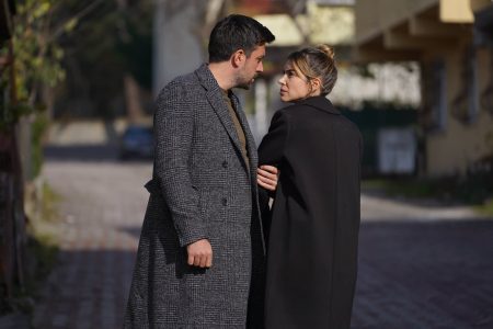 Kalpazan 6. Bölümde Kartal ve Ayşe'nin öpüşmesi geceye damgasını vurdu! Tarık