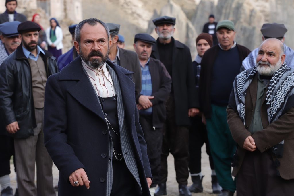 Kara Ağaç Destanı 1. Bölümüyle ekran serüvenine bomba gibi başladı! Ömer ile Sultan’ın kaderleri beklenmedik şekilde kesişti!