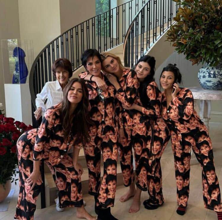 Kardashian ailesi benzerlikten tanılamadı!