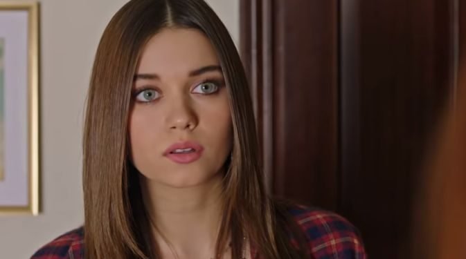 Kardeş Çocukları'nın Hayat'ı Afra Saraçoğlu'ndan diziye duygusal veda..