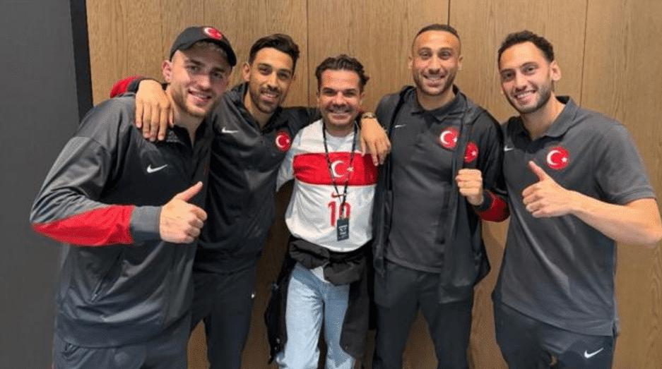 Kenan Doğulu da milli coşkuya katıldı
