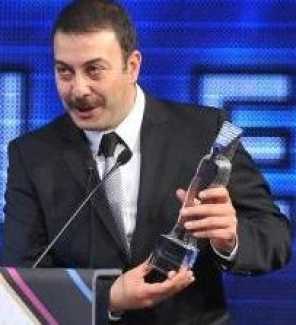 Kırmızı halıda dizildiler