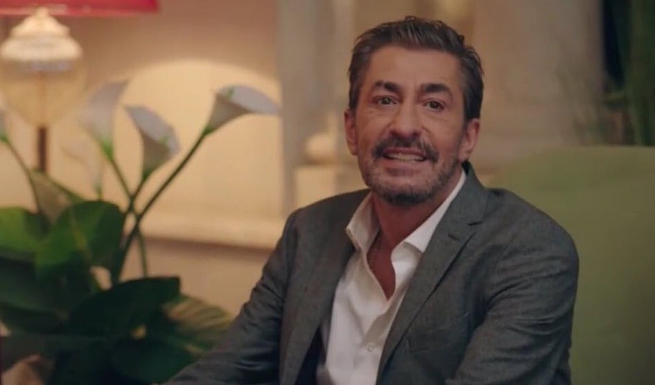 Kırmızı Oda Delikanlı Sadi’nin Söylediği Türkünün Adı Ne? Söz ve Müzik Kimin?